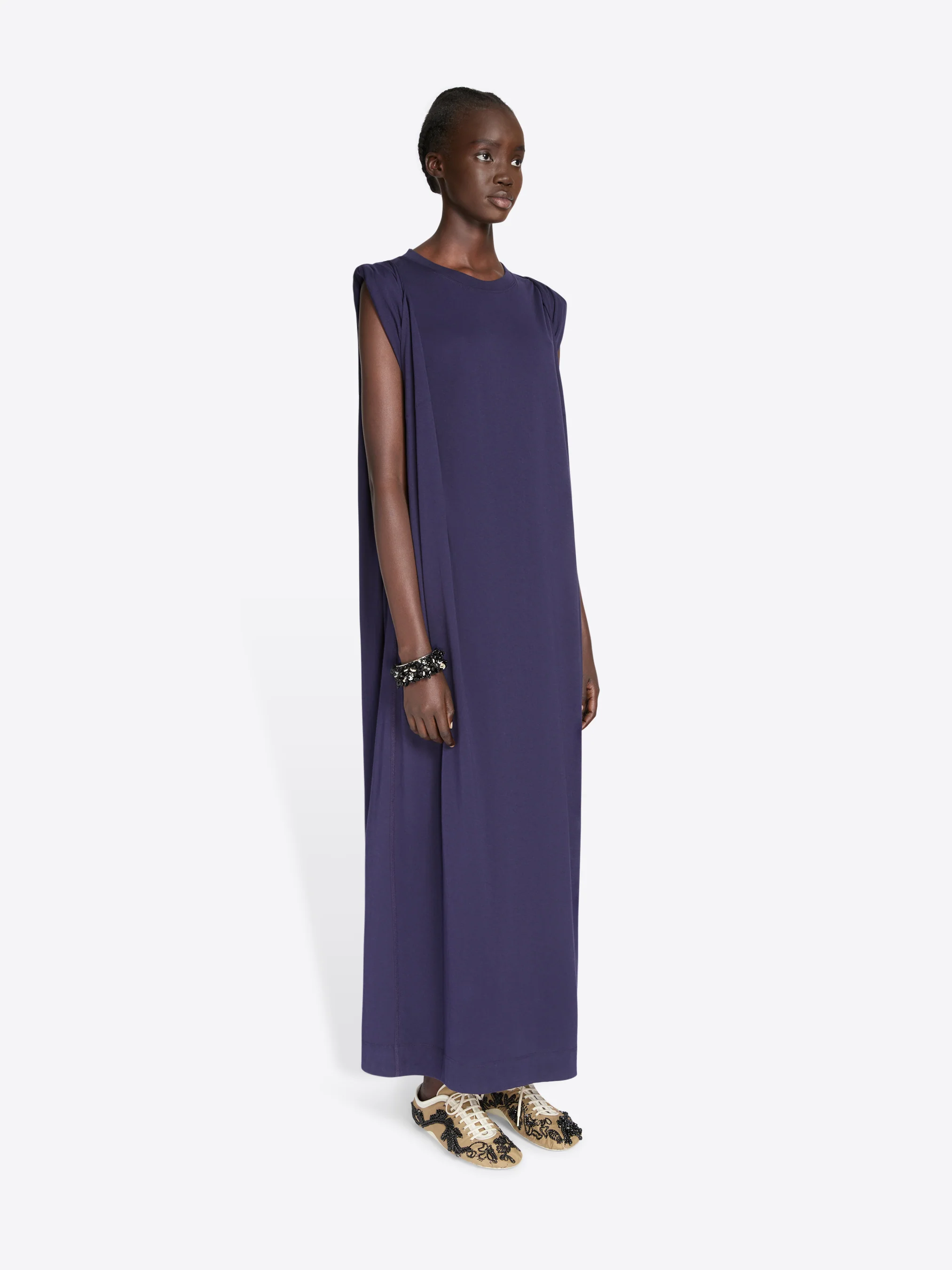 Loose T-shirt dress - Image 7