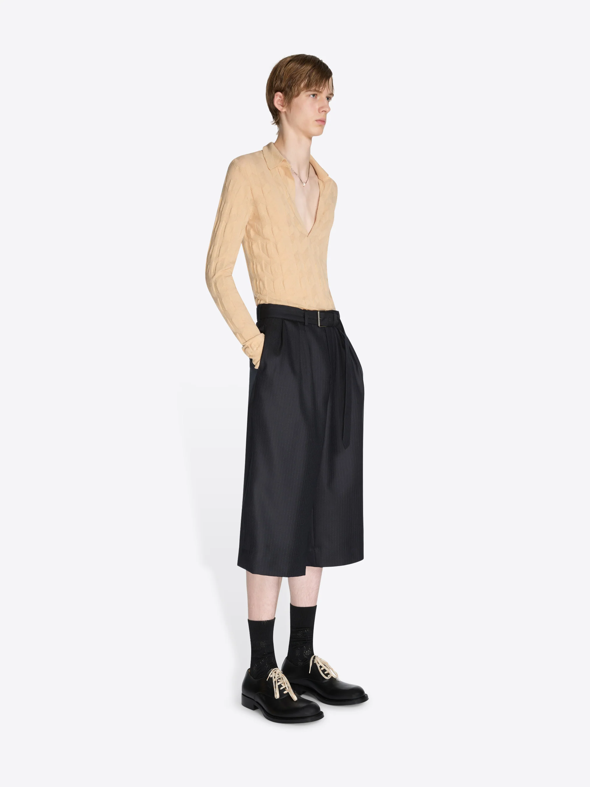 Belted light wool shorts - Image 3