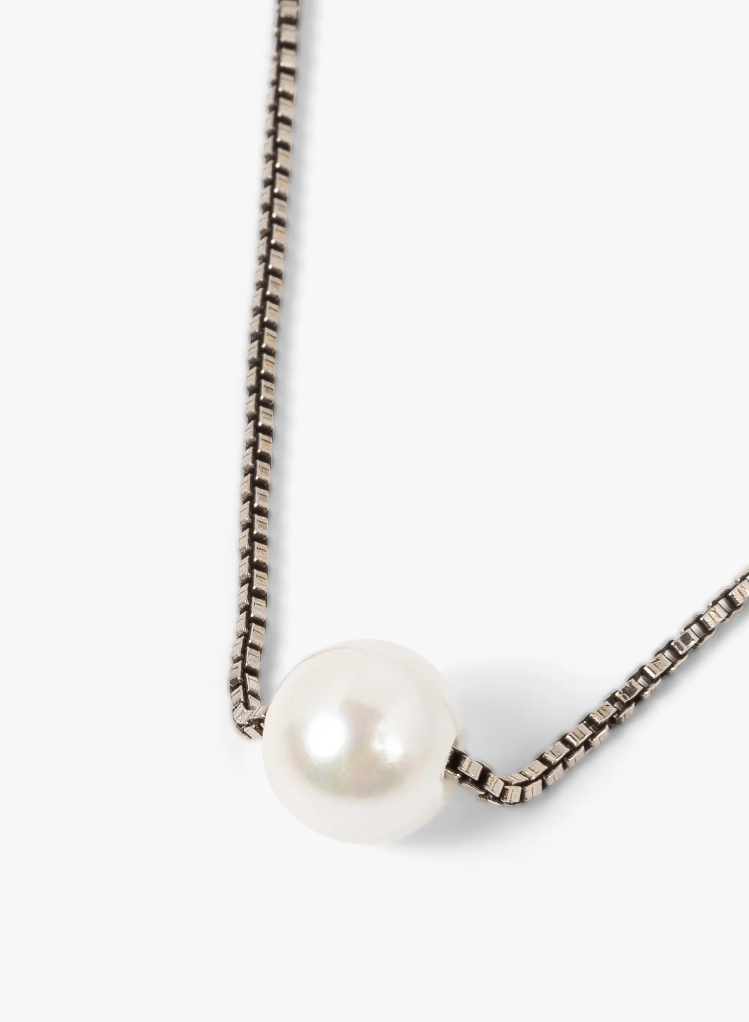 Pearl stud necklace - Image 3